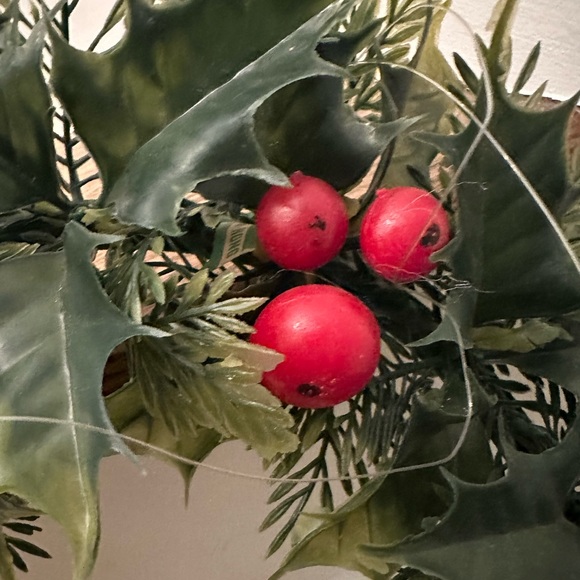 Vintage Christmas Wreath - Picture 12 of 16